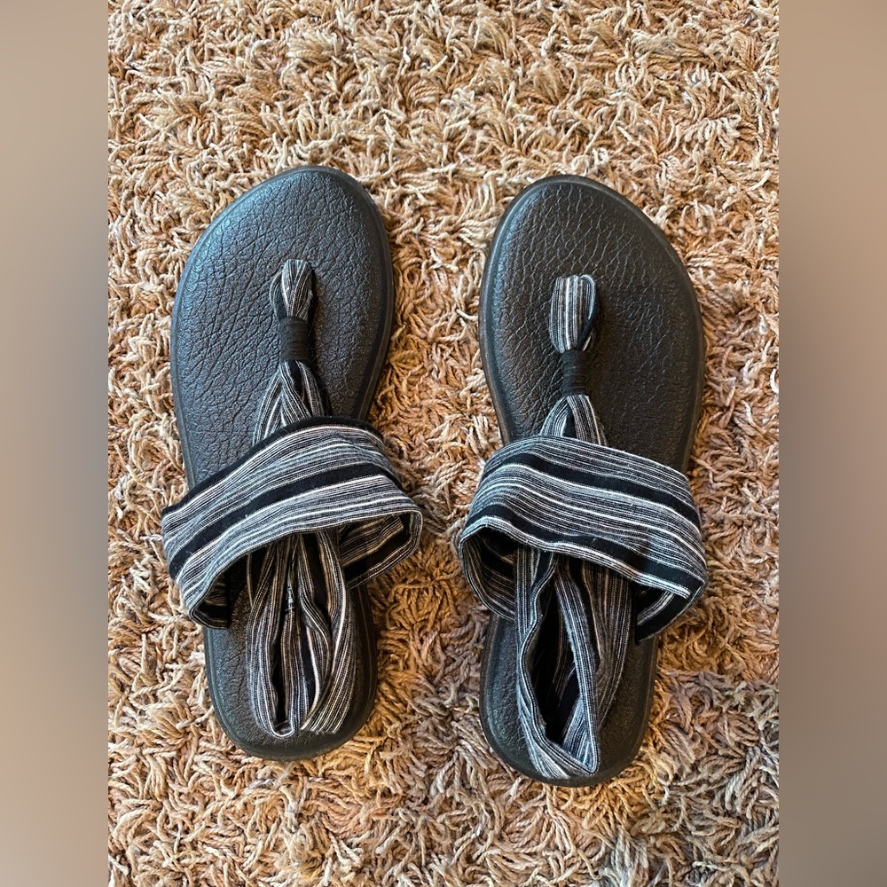 Sanuk women’s sandals